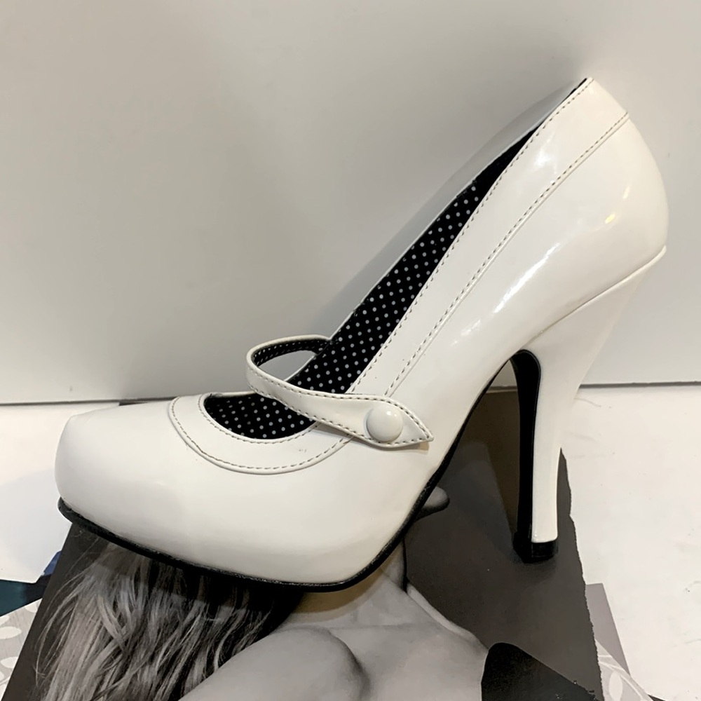 Pinup Couture White Patent Mary Jane High Heels